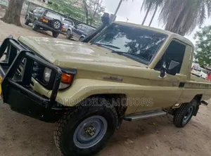 Toyota Land Cruiser 90 2000 Beige