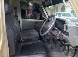 Toyota Land Cruiser 90 2000 Beige