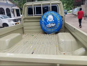 Toyota Land Cruiser 90 2000 Beige