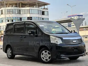 Toyota Noah 2011 Black