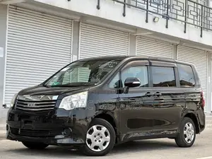 Toyota Noah 2011 Black
