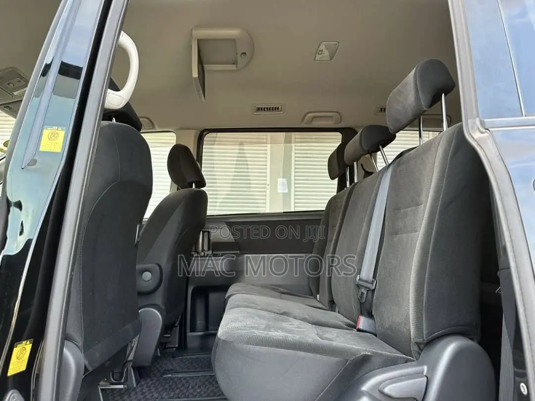 Toyota Noah 2011 Black