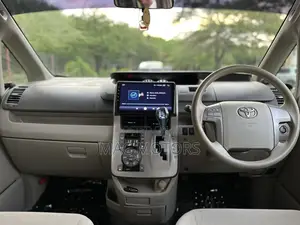 Toyota Noah 2010 Silver