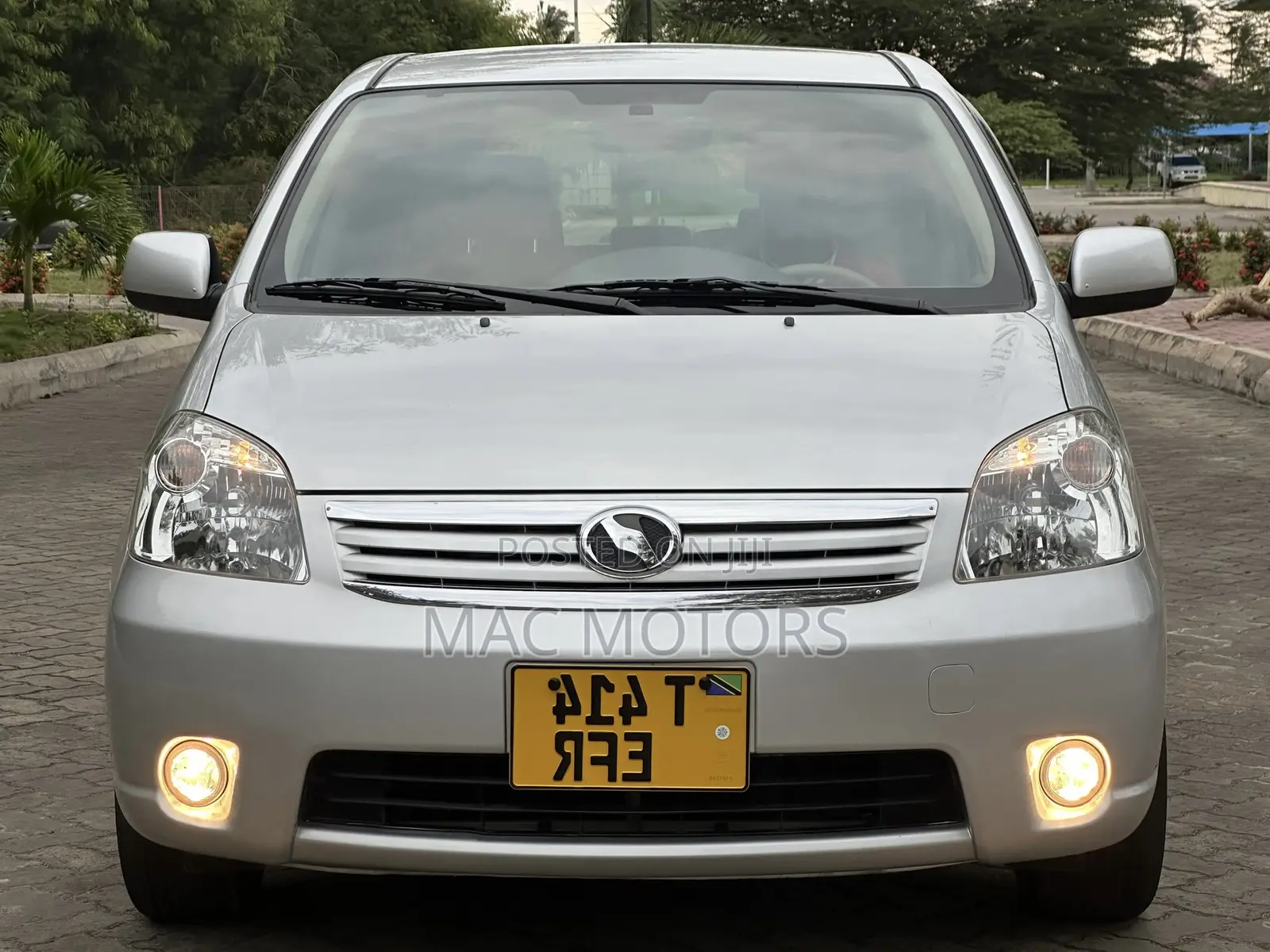 Toyota Raum 2008 Silver