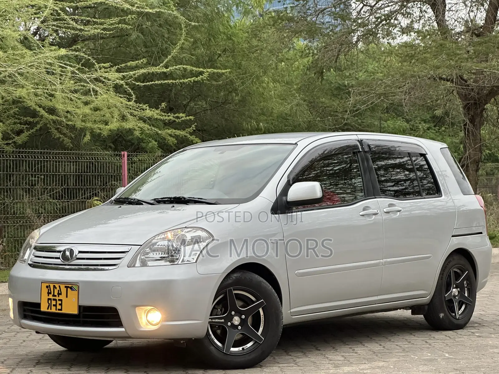 Toyota Raum 2008 Silver