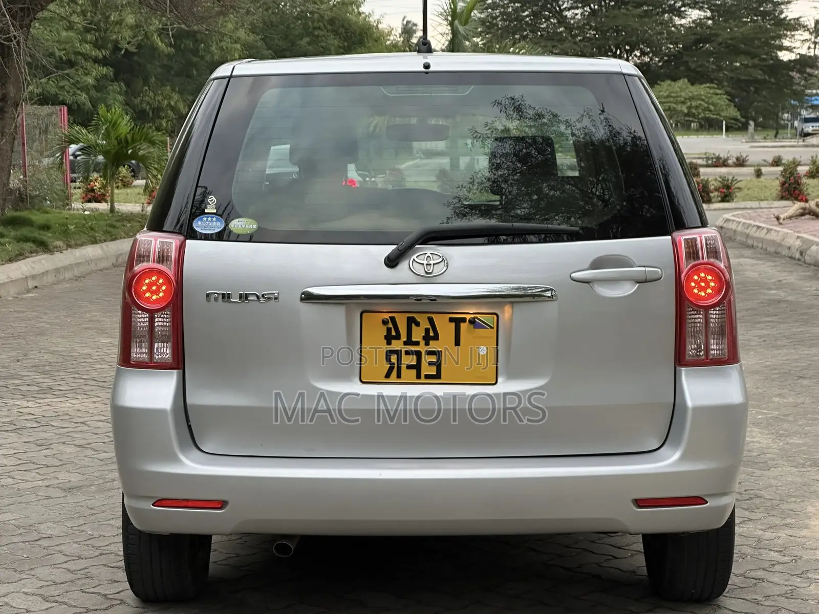 Toyota Raum 2008 Silver