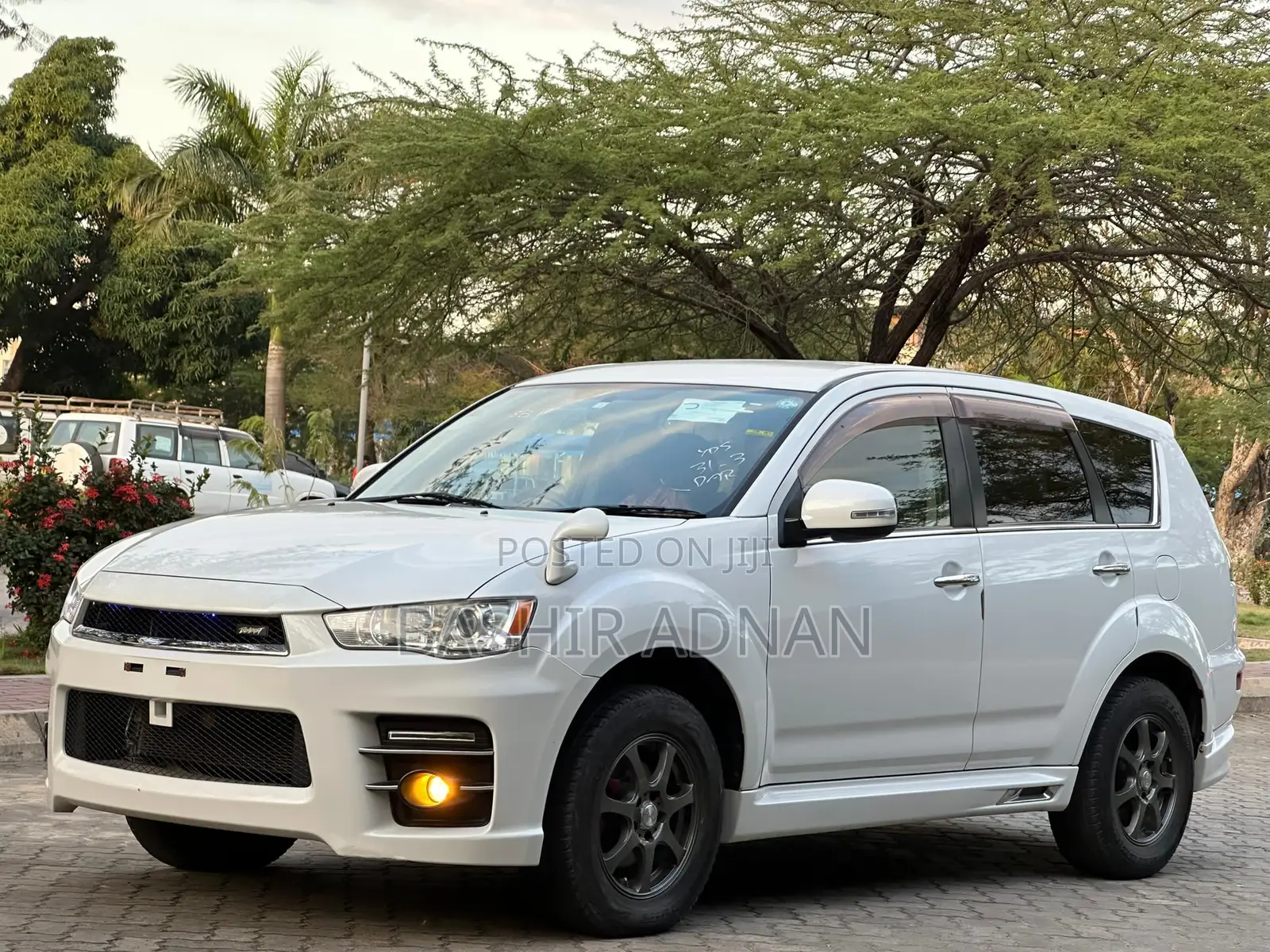 Mitsubishi Outlander Sport SE 2011 White