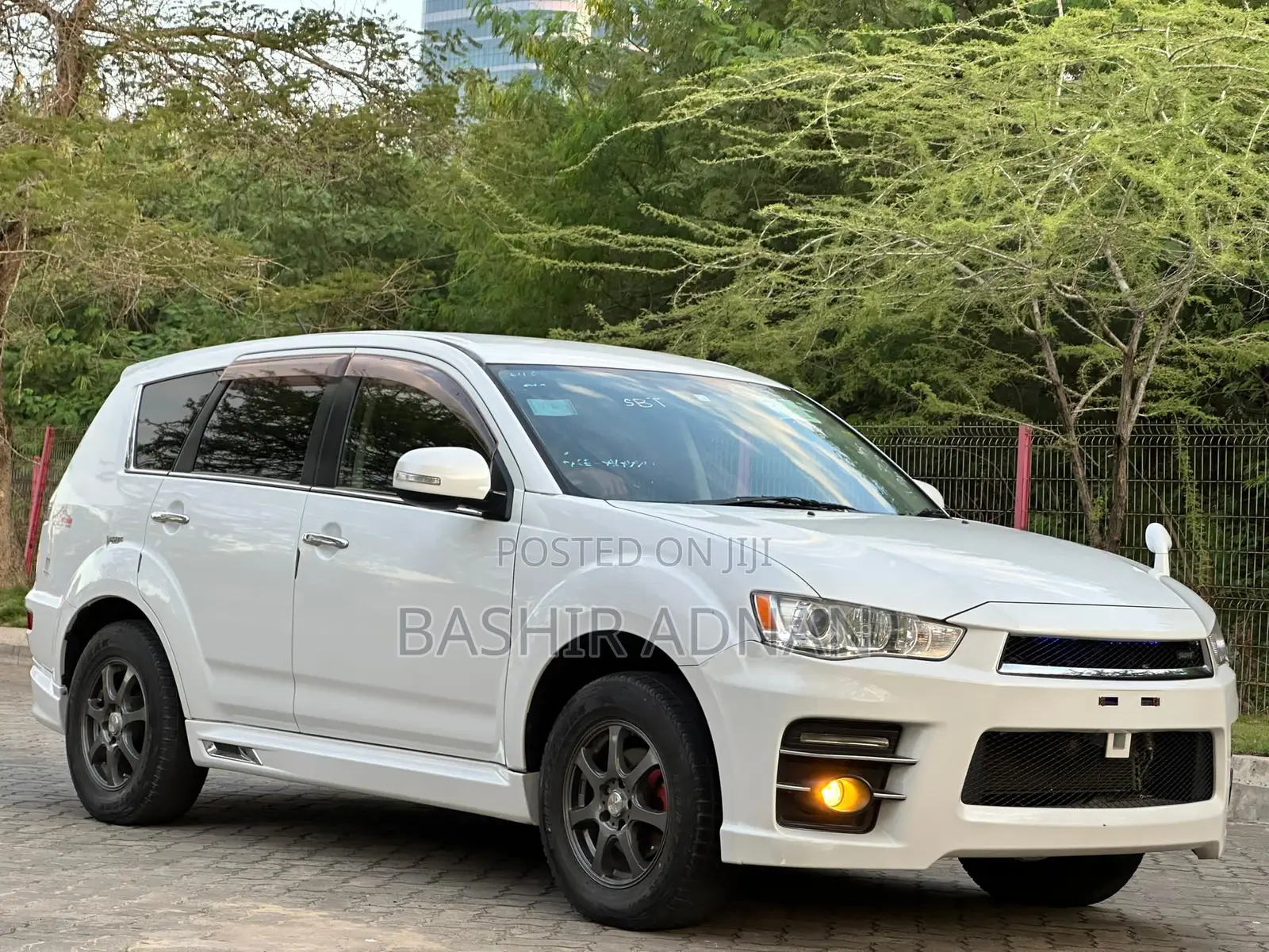 Mitsubishi Outlander Sport SE 2011 White