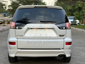 Mitsubishi Outlander Sport SE 2011 White