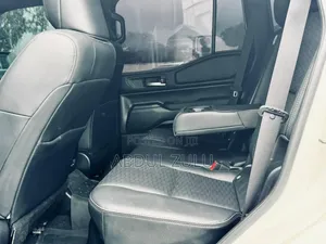 Toyota Land Cruiser Prado 2024 White