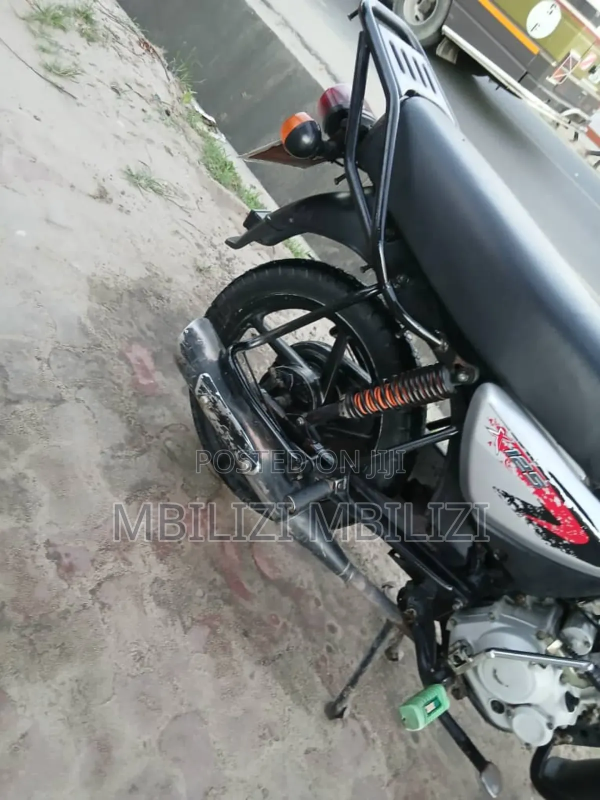 Bajaj Boxer X125 2024 Black