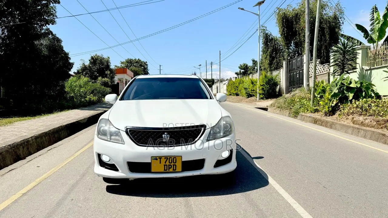 Toyota Crown 2009 White
