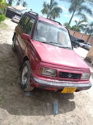 Photo - Suzuki Escudo 2005 Red
