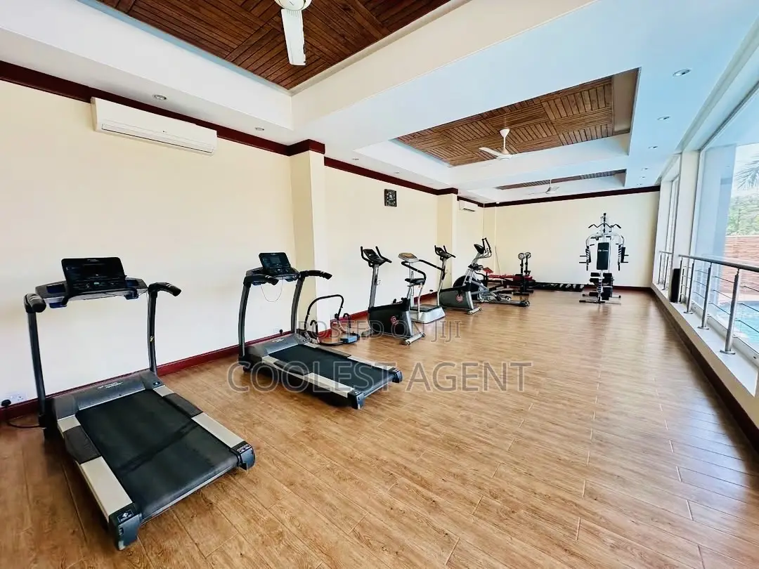 Furnished 3bdrm Villa in Coolest Estate, Oyster Bay for rent