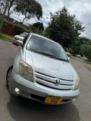 Toyota IST 2003 Silver