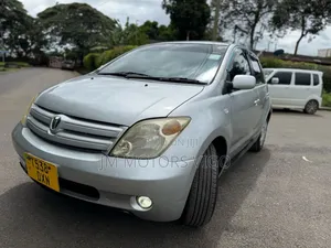 Toyota IST 2003 Silver