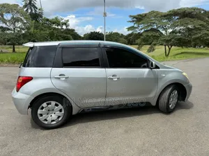 Toyota IST 2003 Silver