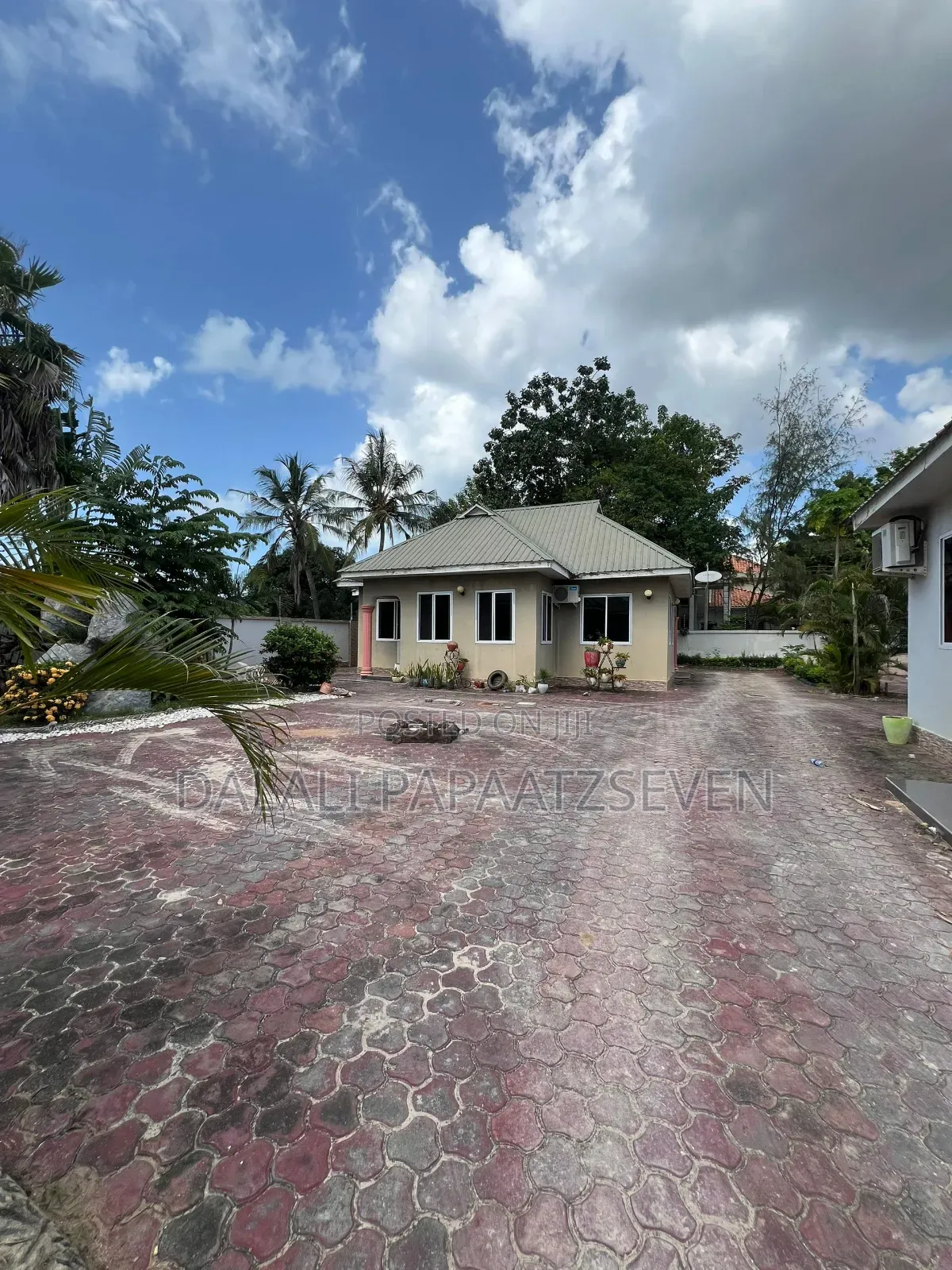 3bdrm Apartment in Dalalipapaatzseven, Kinondoni for rent