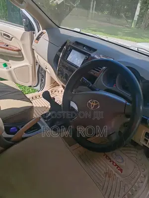 Toyota Hilux 2.5 Cab 2005 White