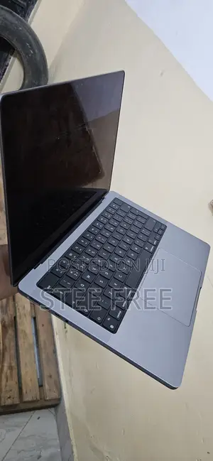 Laptop Apple MacBook Pro 2023 M3 14-Inch 16GB Apple M3 SSD 1T