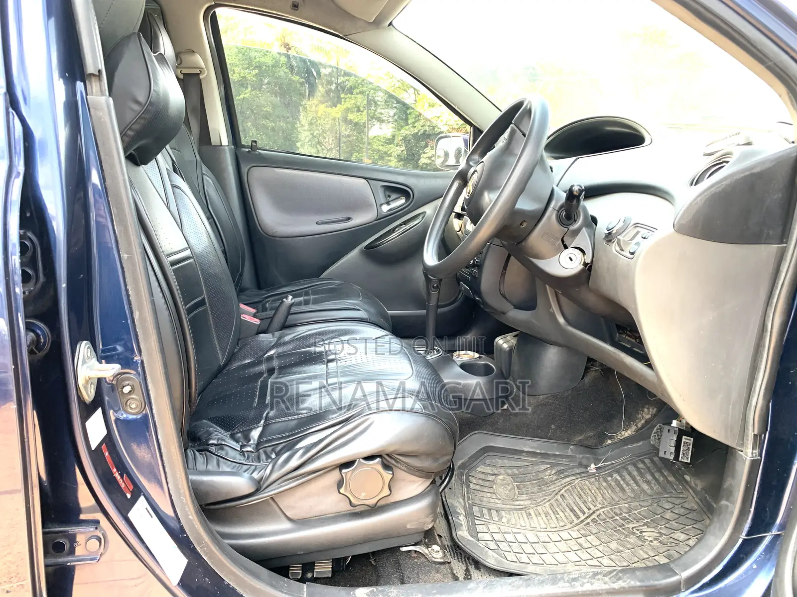 Toyota Vitz 2005 Blue