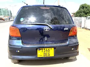 Toyota Vitz 2005 Blue