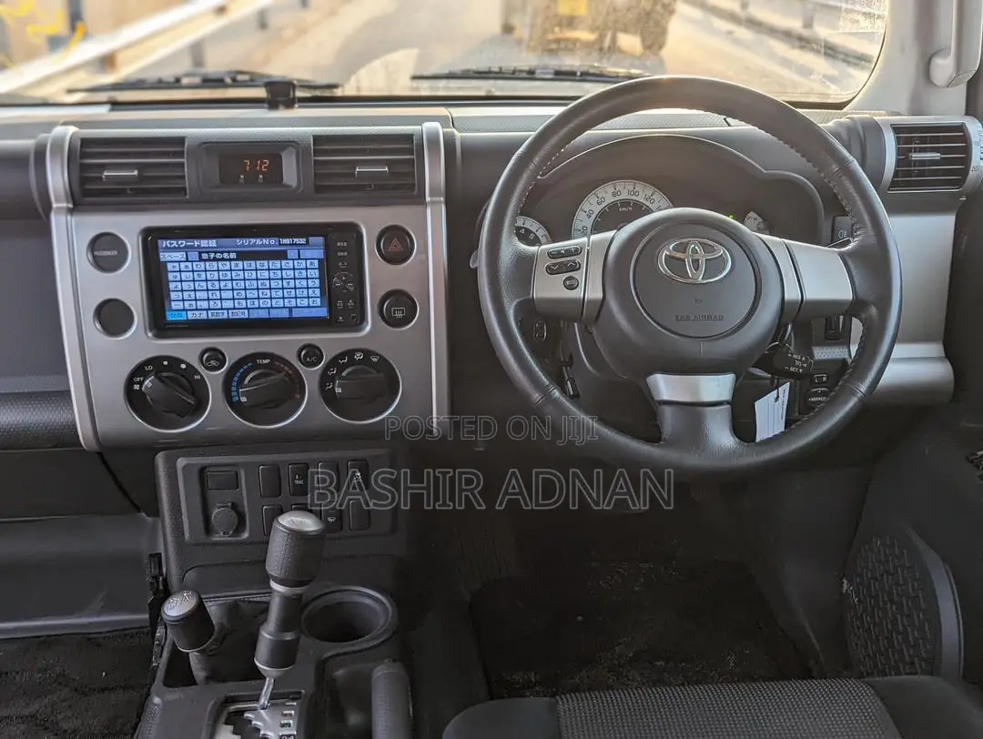 Toyota FJ Cruiser 4x4 Automatic 2011 Silver