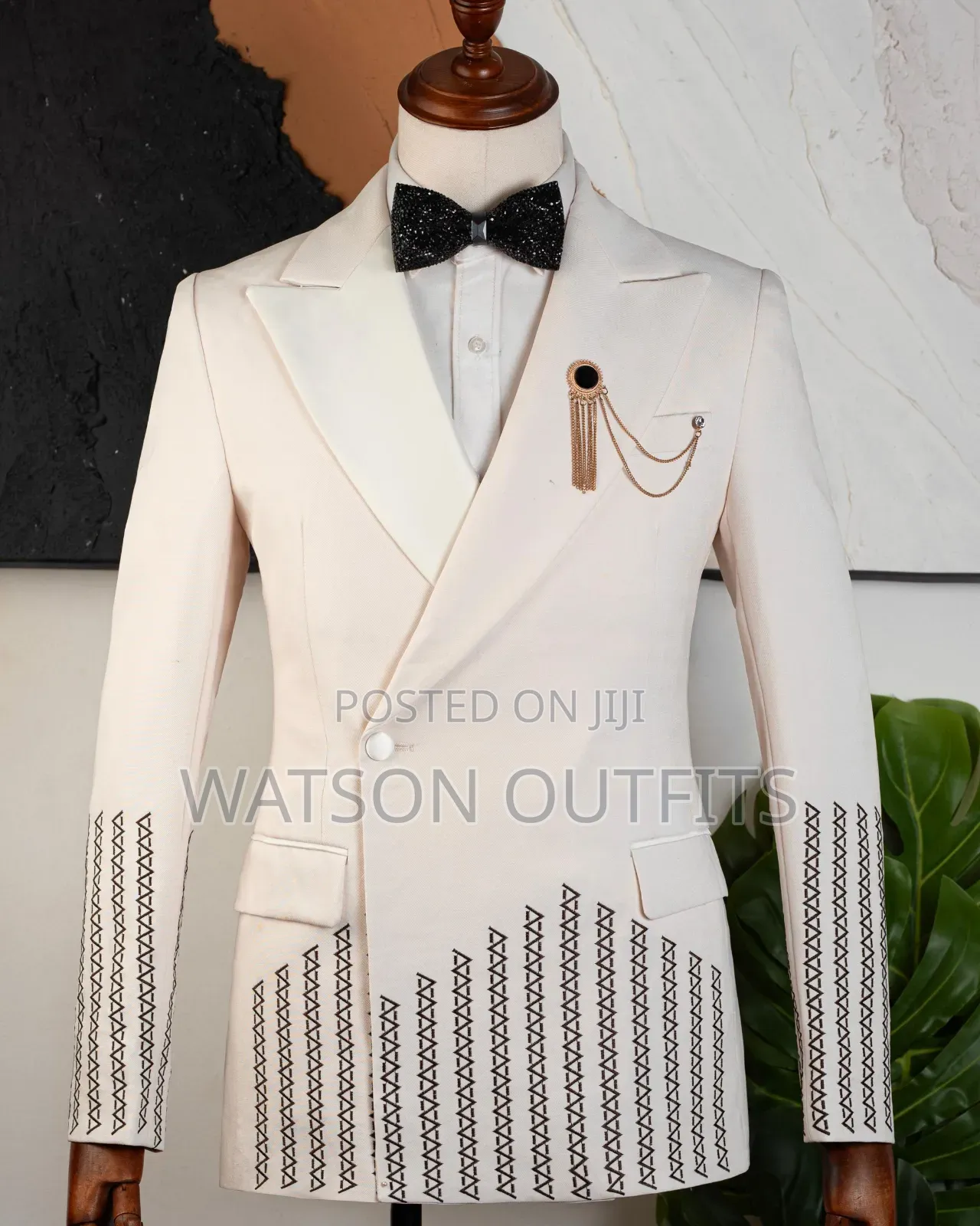 Men's Off-White or Cream Colour Suits