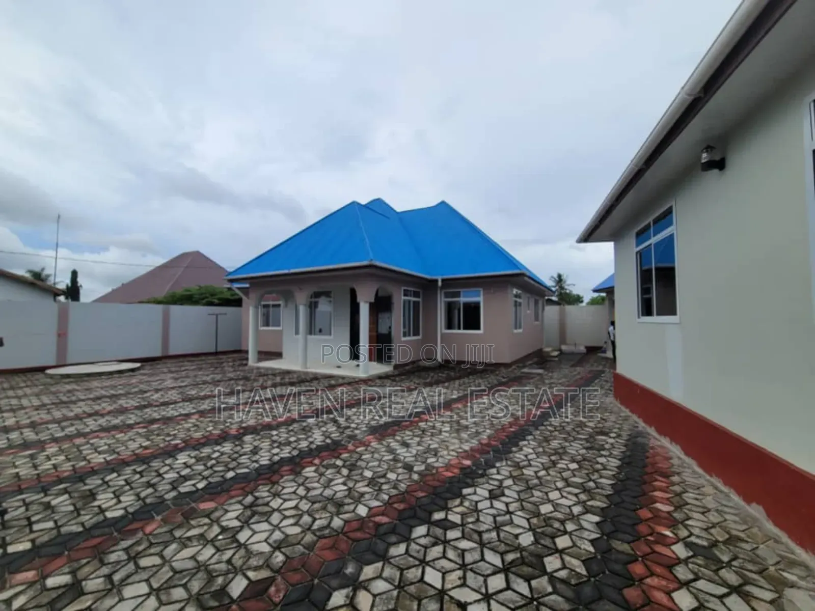 Apartment Tano Zinauzwa Kitunda