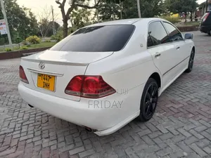 Toyota Crown 2006 White