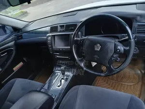 Toyota Crown 2006 White