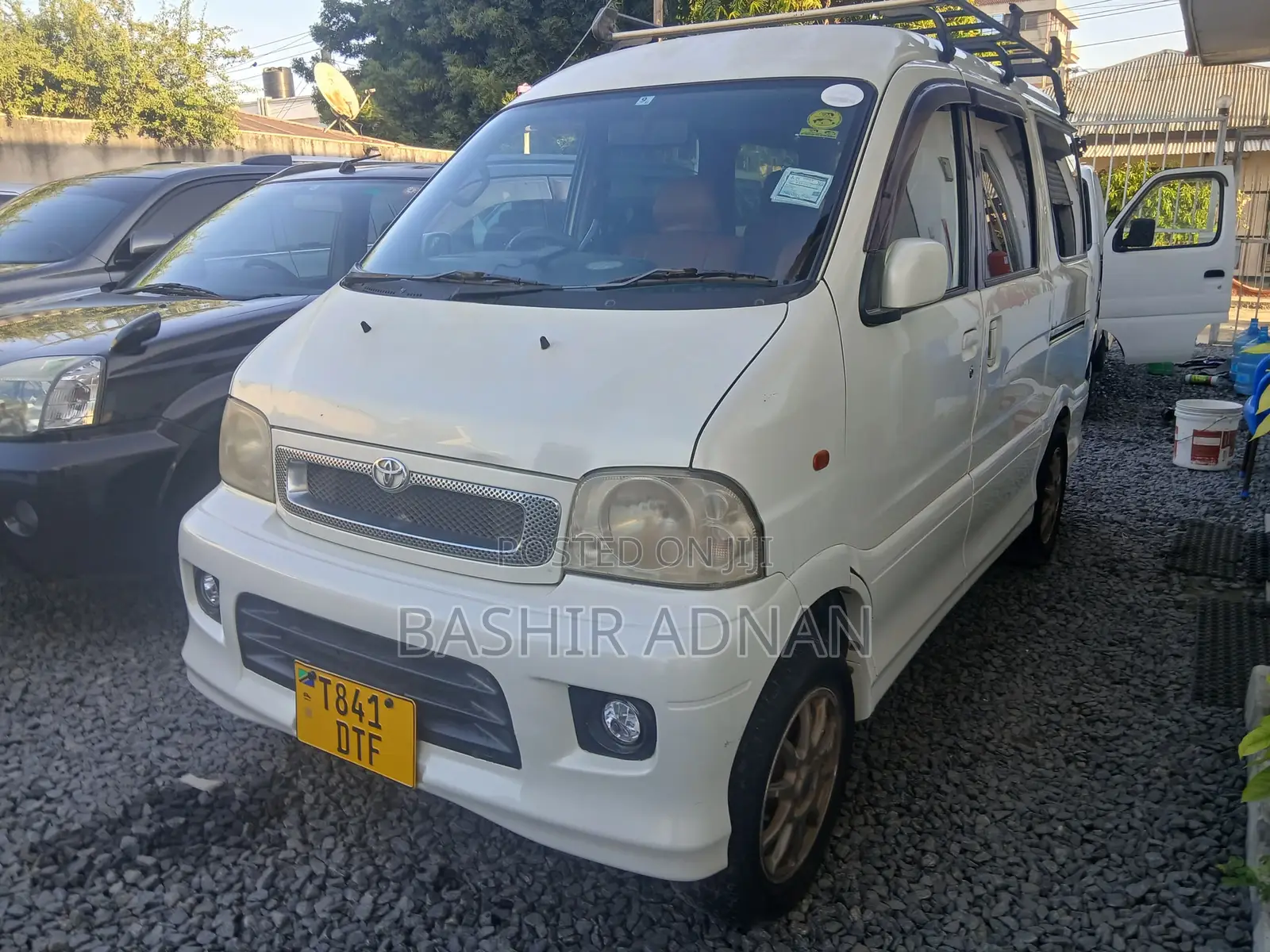 Toyota HiAce 2002 White