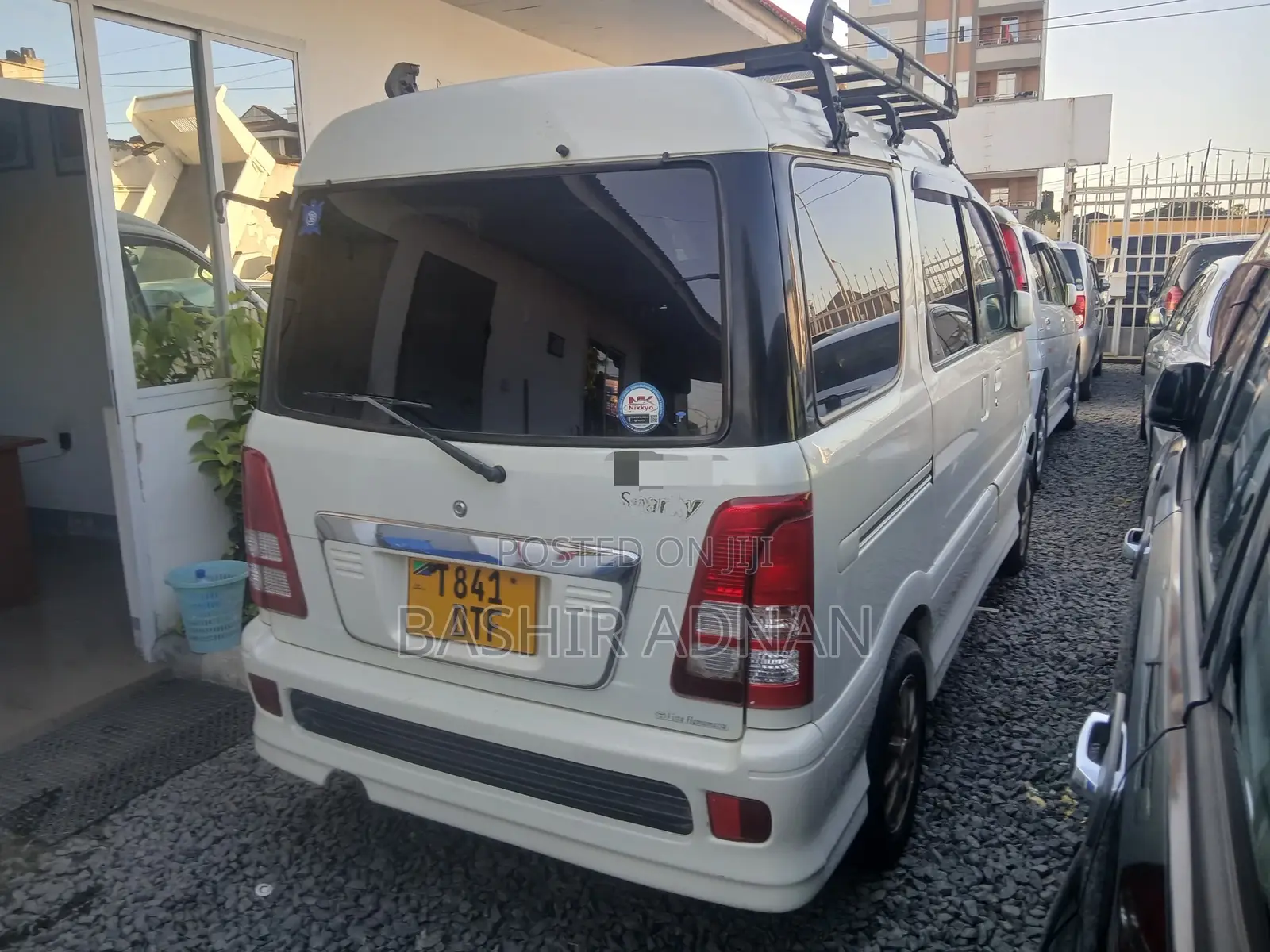 Toyota HiAce 2002 White