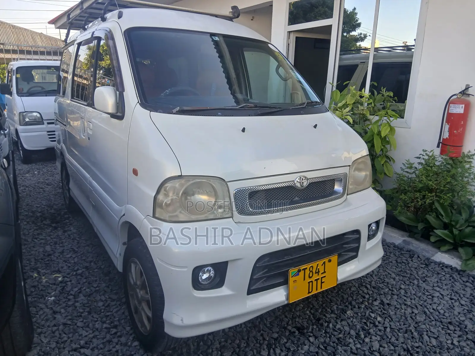 Toyota HiAce 2002 White