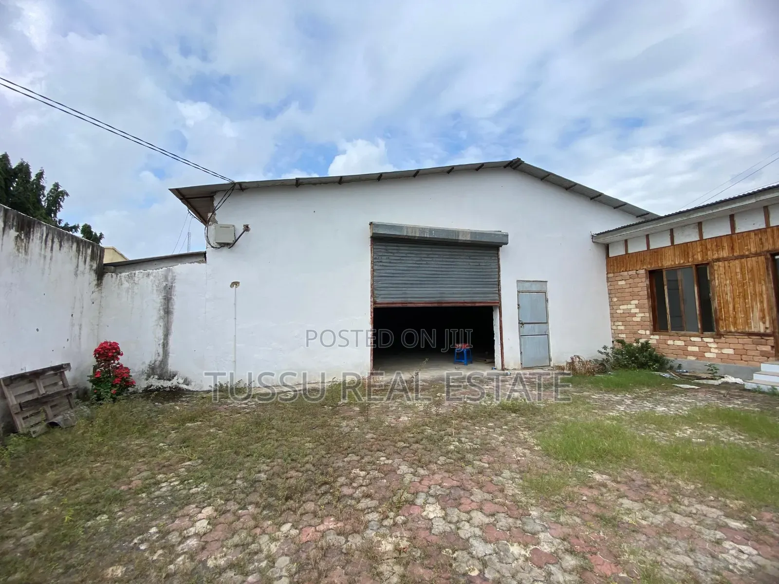 Ware House for Rent Mikochen Industrial Area