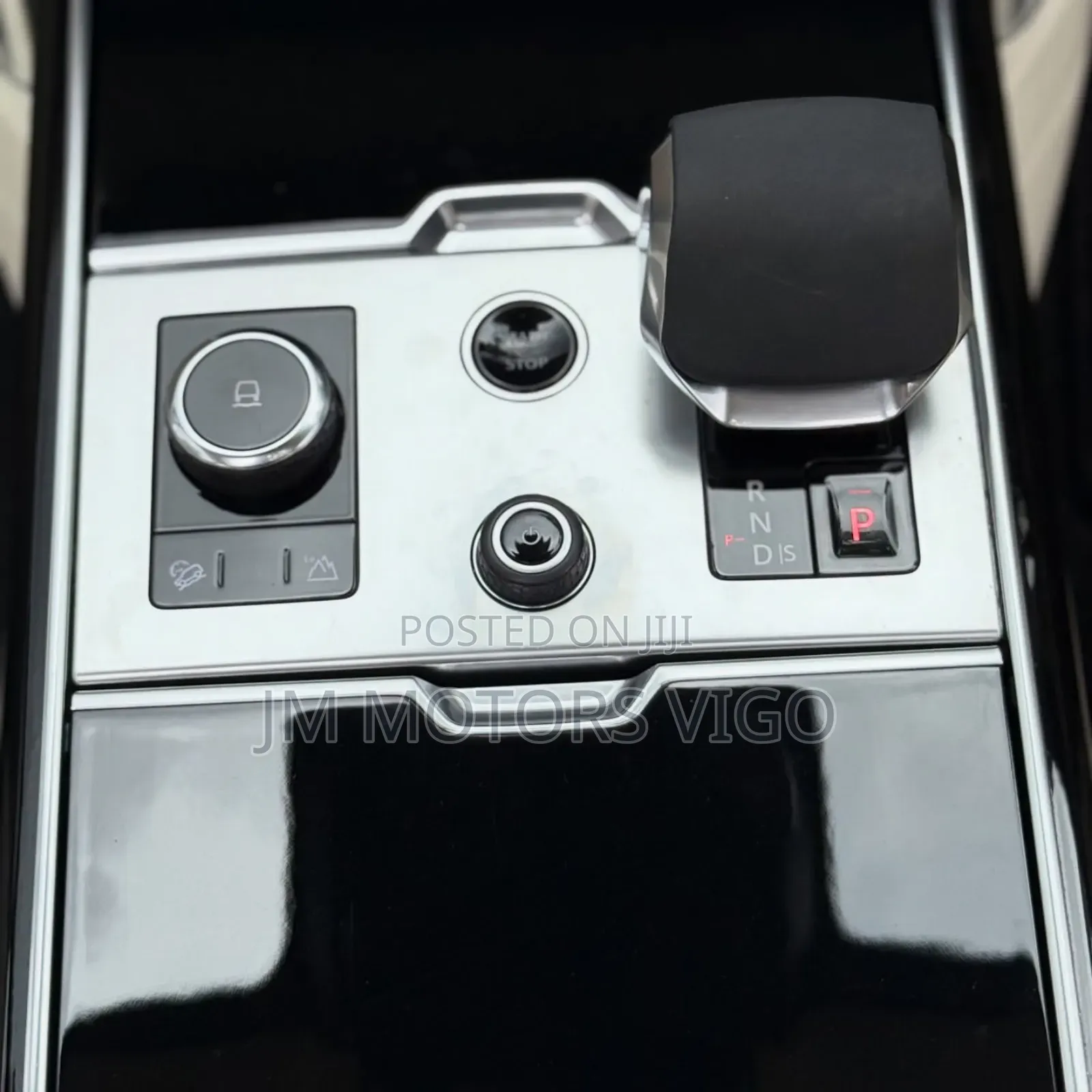 Land Rover Range Rover Vogue 2024 Black