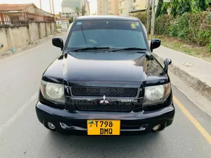 Photo - Mitsubishi Pajero 2001 Black