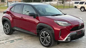 Photo - Toyota Yaris Cross 2024 Red