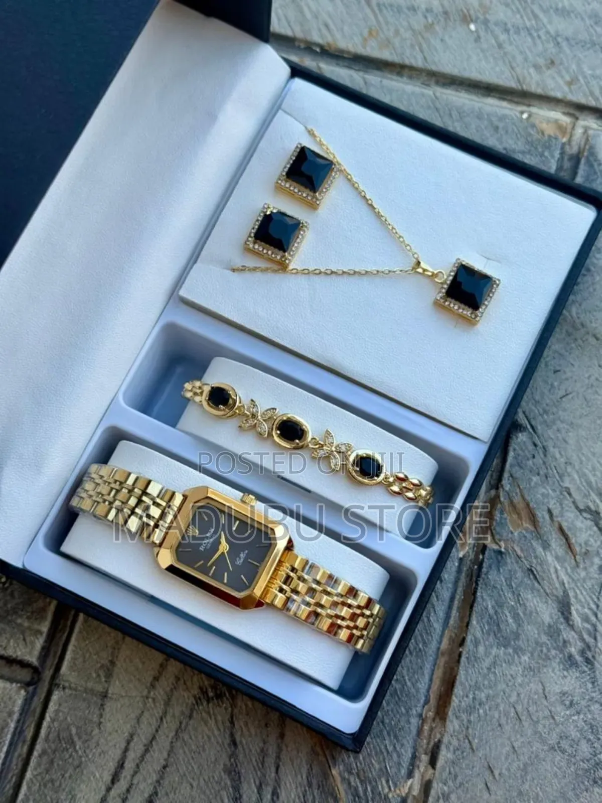 Gold Set of Jewely