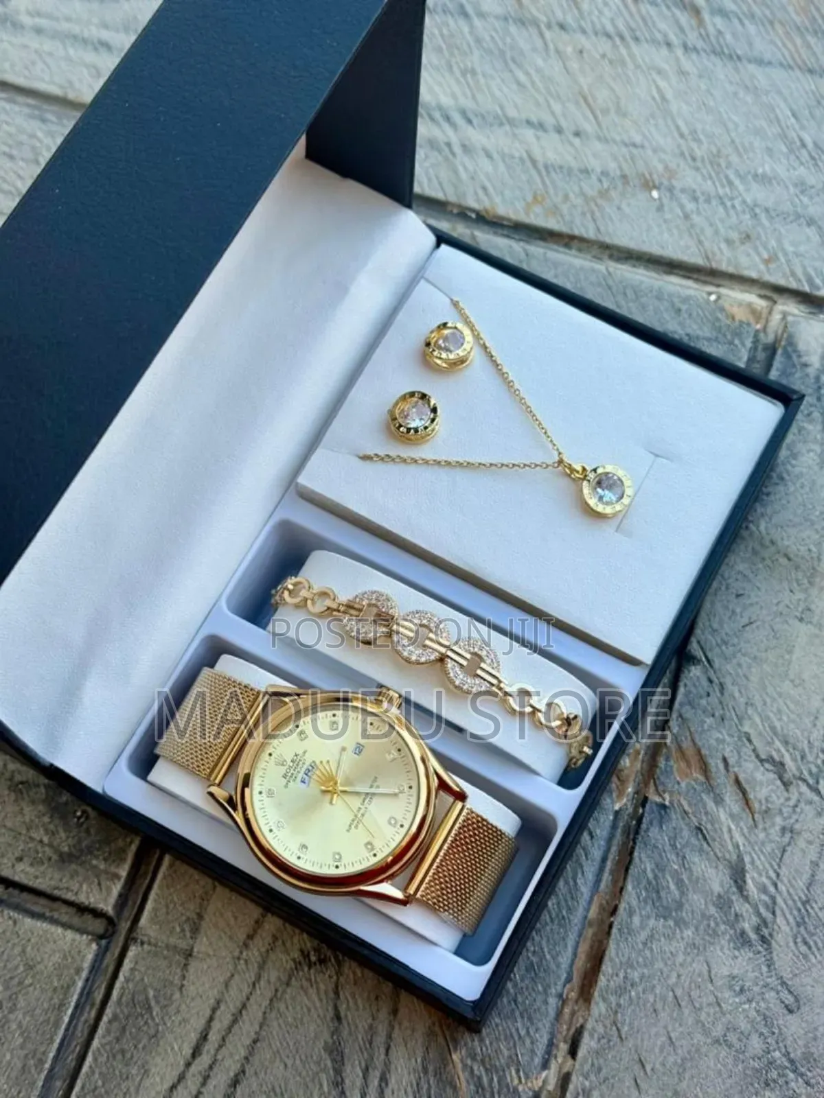 Gold Set of Jewely