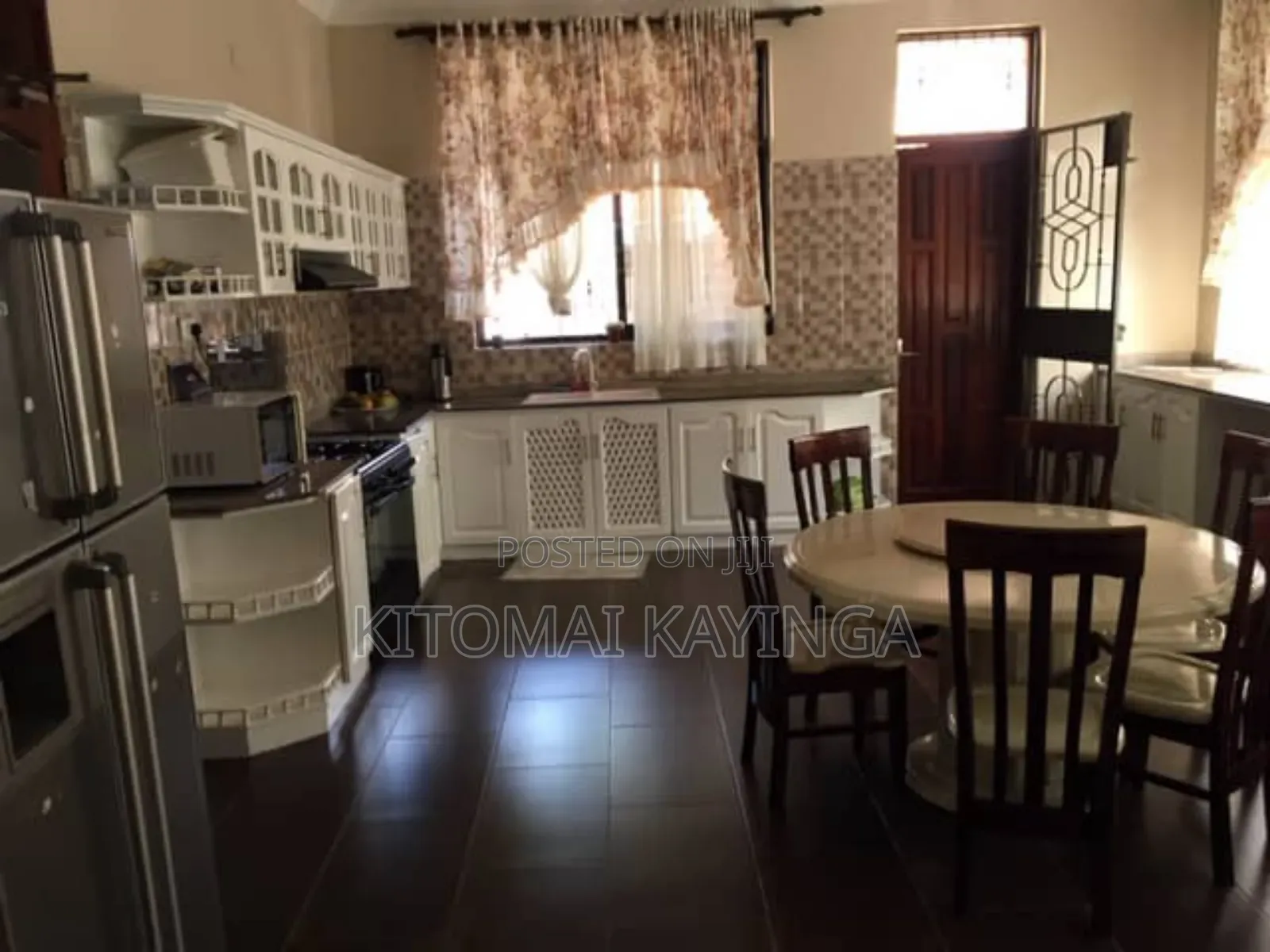 Furnished 8bdrm House in Upanga West for sale