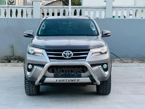 Toyota Fortuner 2018 Gray