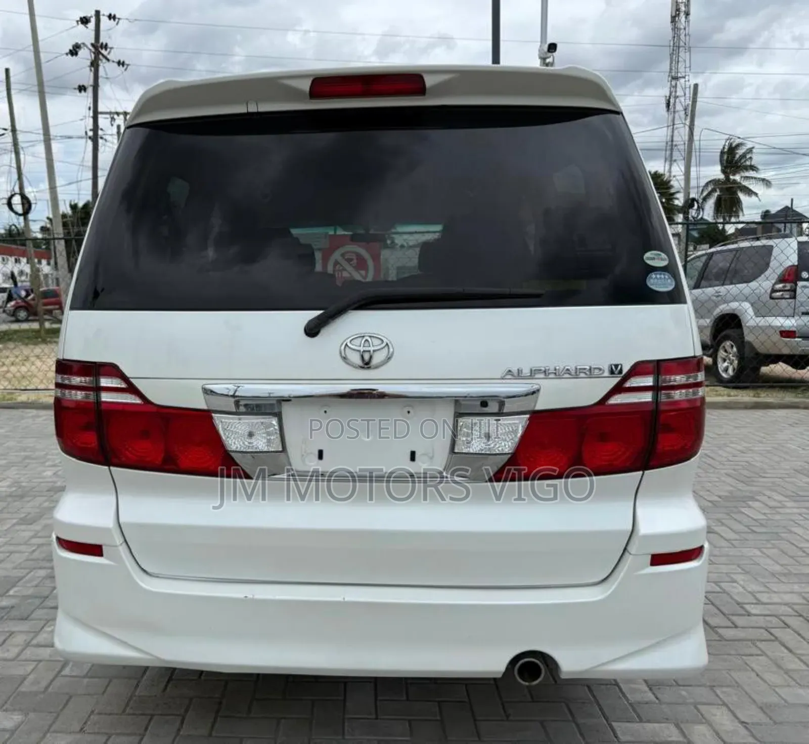 Toyota Alphard 2.4 Petrol FWD 2007 White