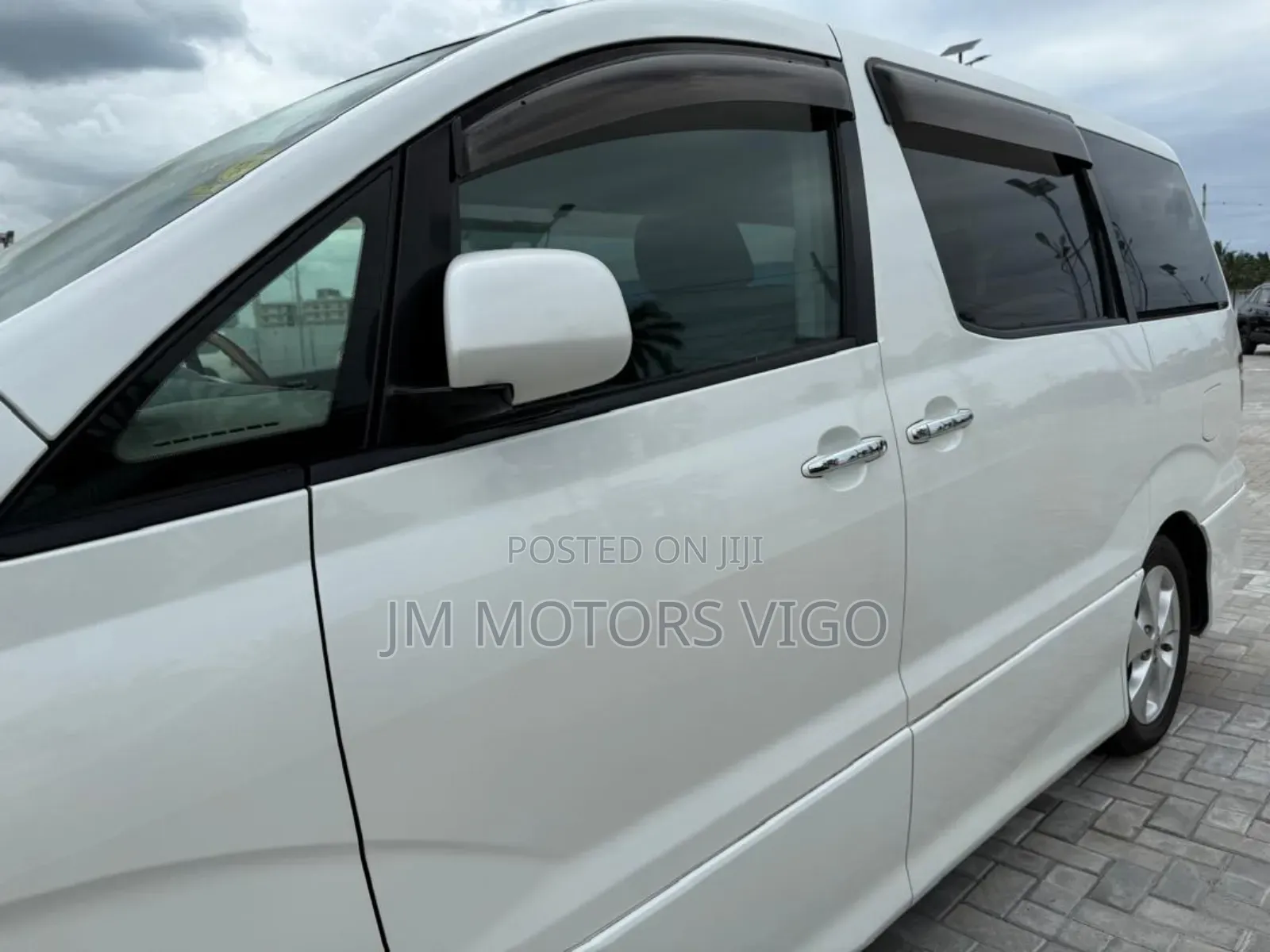 Toyota Alphard 2.4 Petrol FWD 2007 White