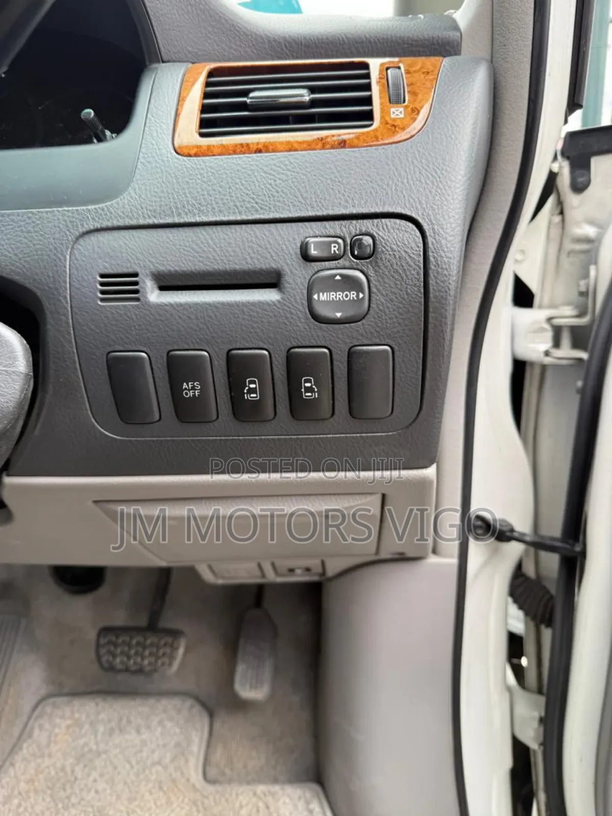 Toyota Alphard 2.4 Petrol FWD 2007 White