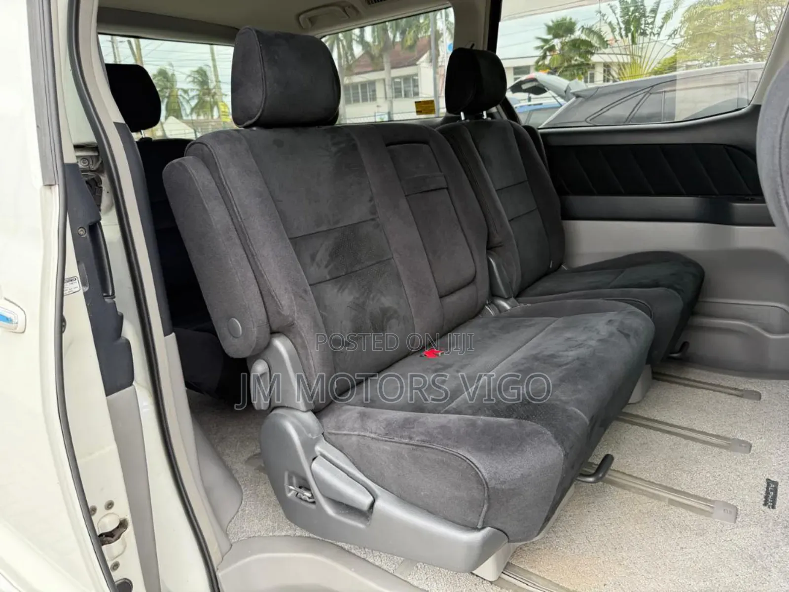 Toyota Alphard 2.4 Petrol FWD 2007 White