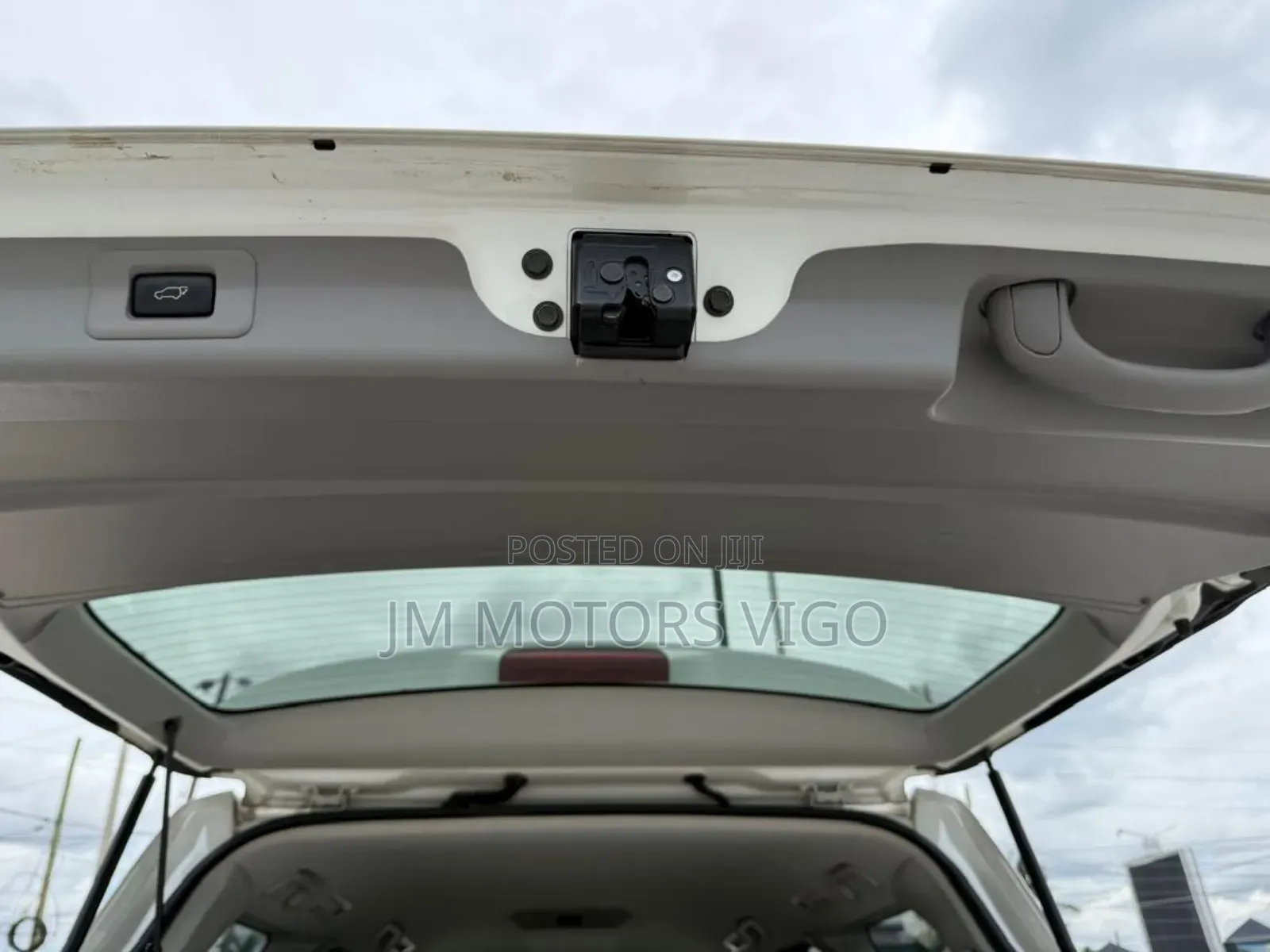 Toyota Alphard 2.4 Petrol FWD 2007 White