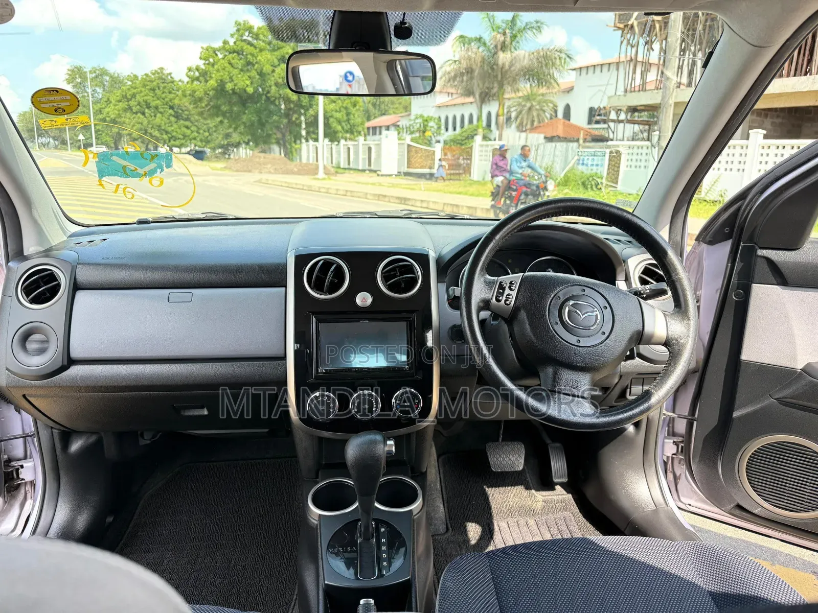 Mazda Verisa 2010 Silver