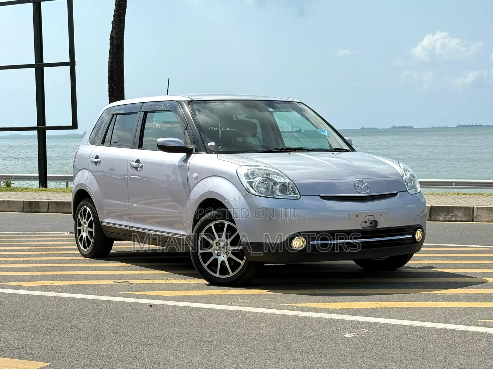 Mazda Verisa 2010 Silver