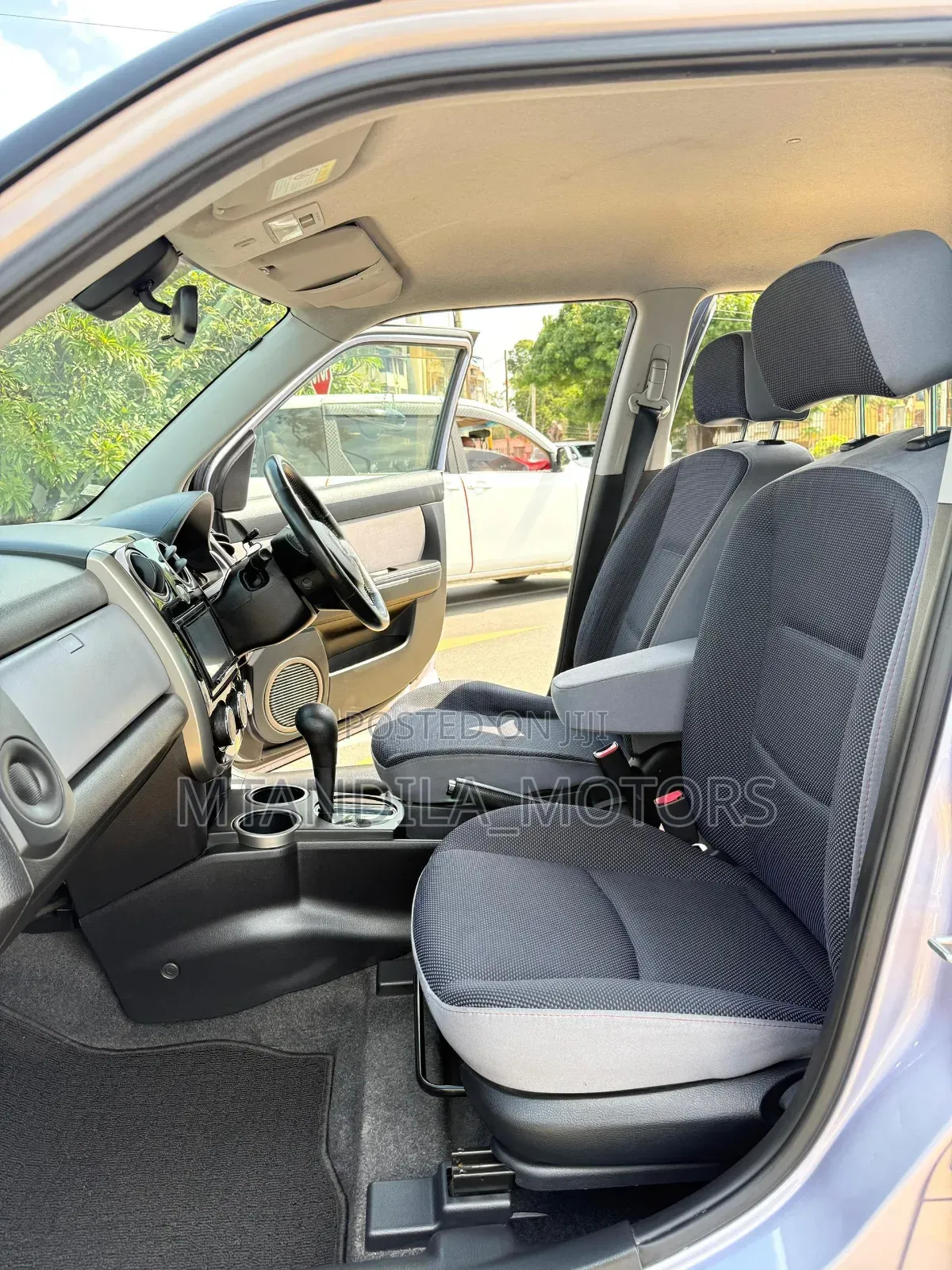 Mazda Verisa 2010 Silver